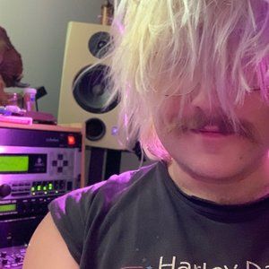 Meet your Posher, Reginald